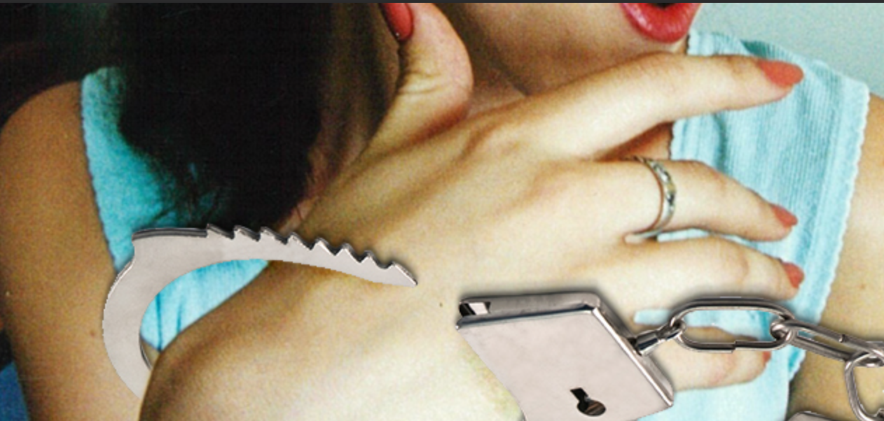 В Актобе задержали двух женщин по подозрению в мошенничестве с документами