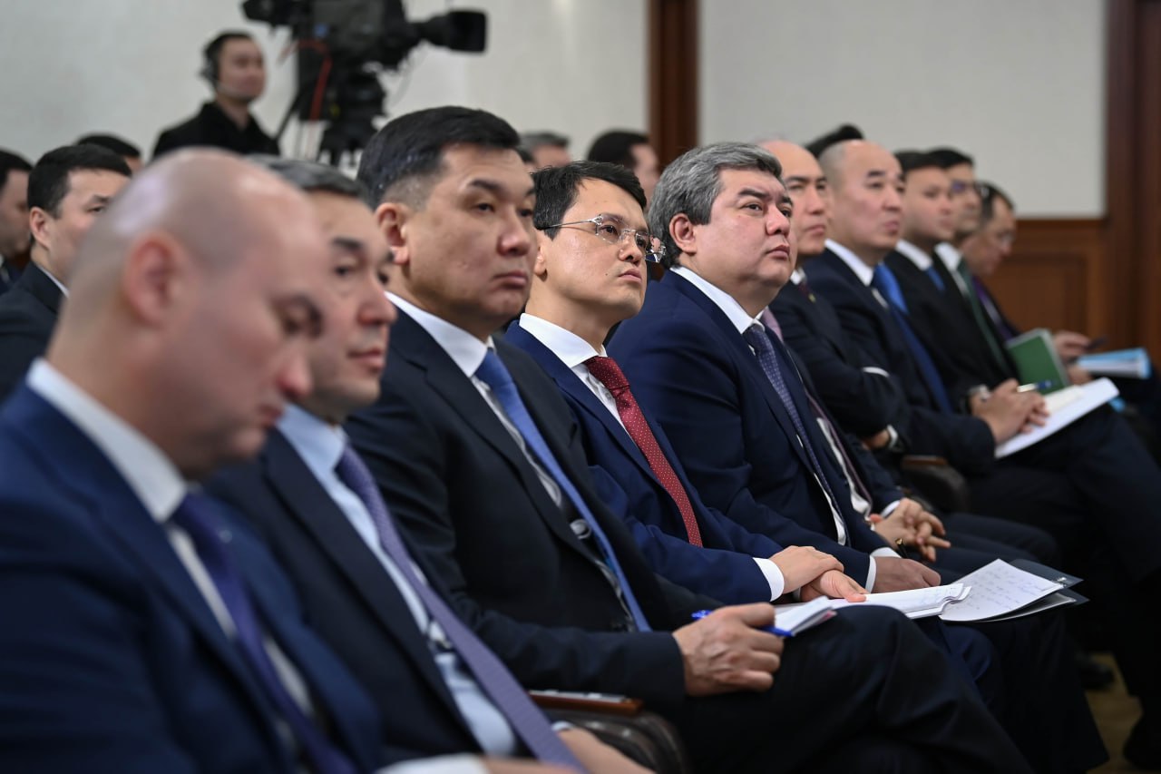 "Нужно прекратить сумасбродство" - президент резко высказался о распределении бюджета