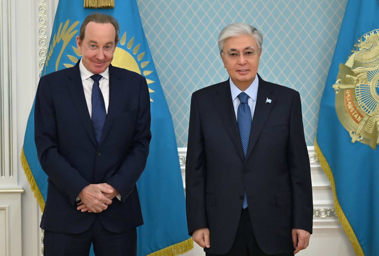 Глава государства принял главного исполнительного директора Air Astana Питера Фостера