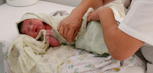 В Шымкенте переполнены роддомы: как демография давит на экономику города