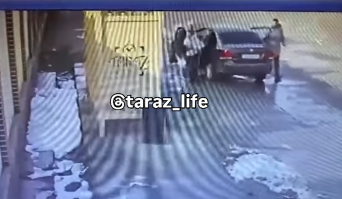 В Таразе двое мужчин пытались похитить 12-летнюю девочку