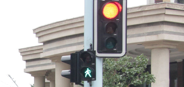 В Алматы на загруженных перекрестках скорректировали фазы светофоров