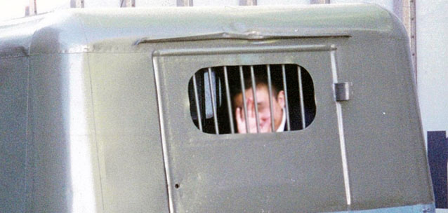 Отец пытался положить сына на лечение в психдиспансер, но не успел