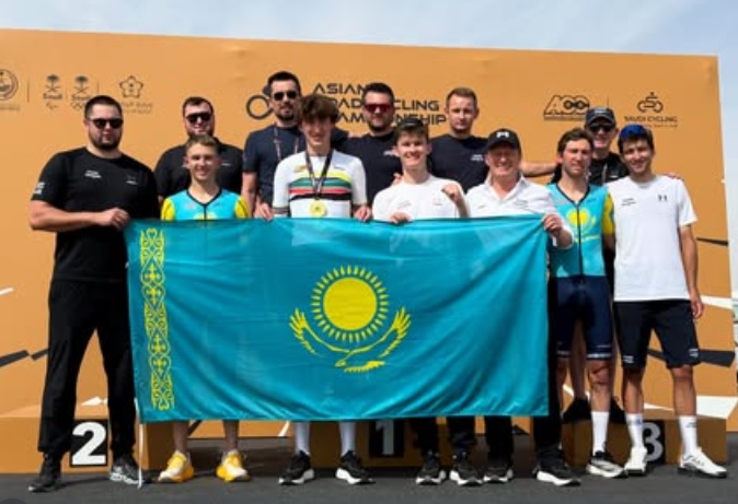 Вернули титул: Винокуров о триумфе Казахстана на ЧА по велоспорту