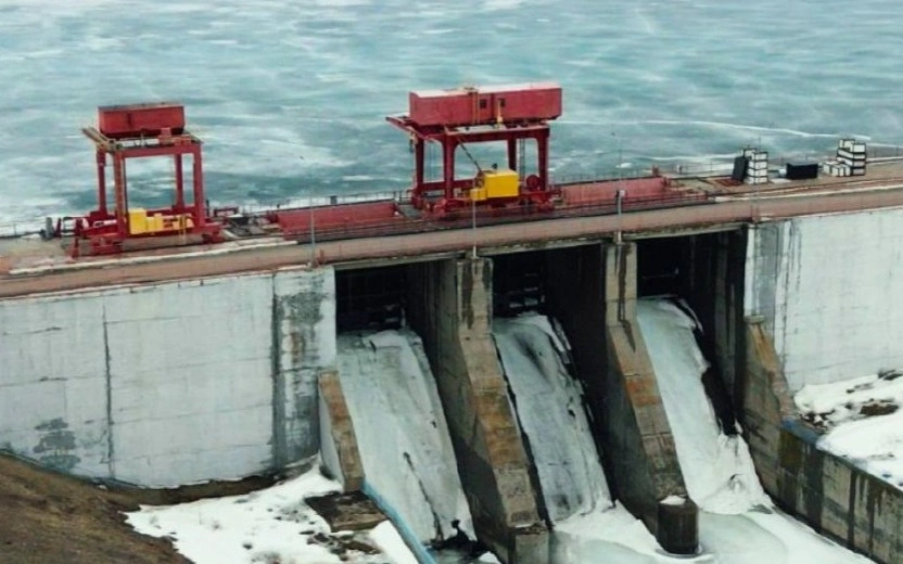 Для предотвращения паводков водохранилища Казахстана сбрасывают воду