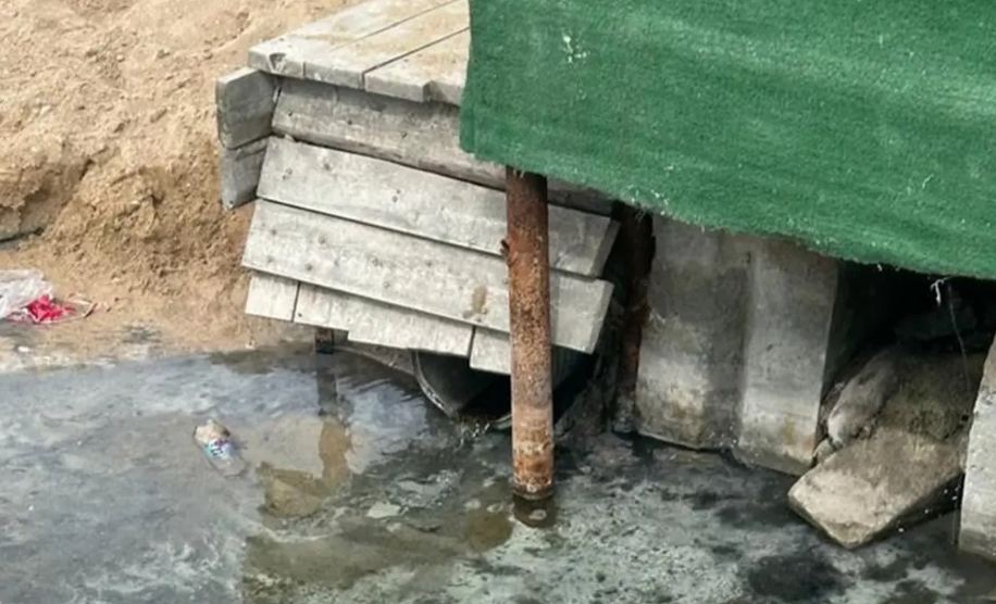 В Актау жители пожаловались на возможный слив неизвестной жидкости в Каспий