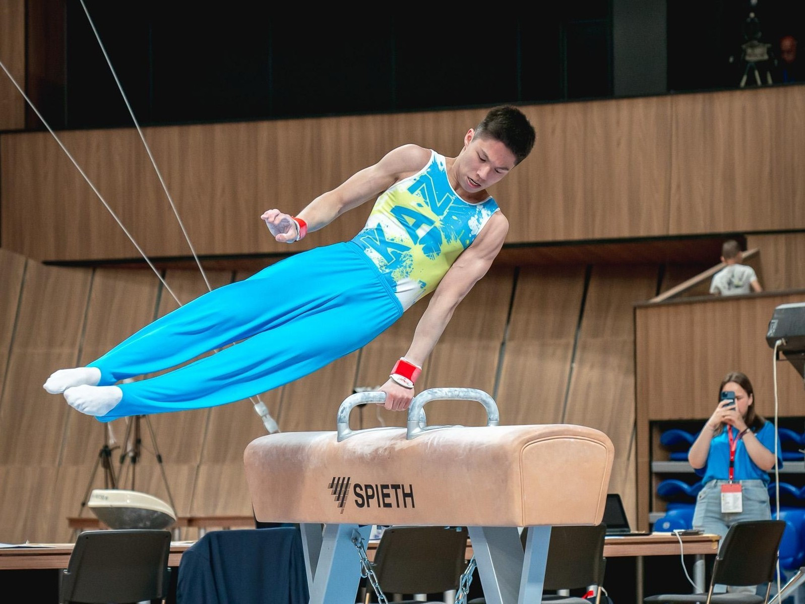 Гимнаст Зейнолла Идрисов завоевал "серебро" этапа Кубка мира в Турции