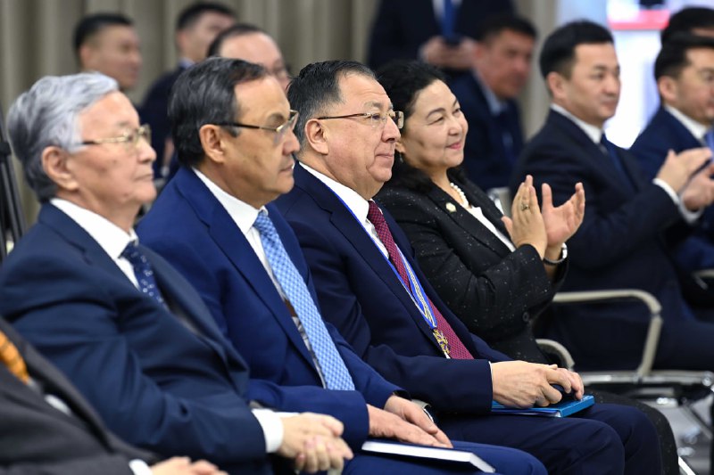 Глава государства подчеркнул важность усиления качественной подготовки профессиональных научных, инженерно-технических кадров