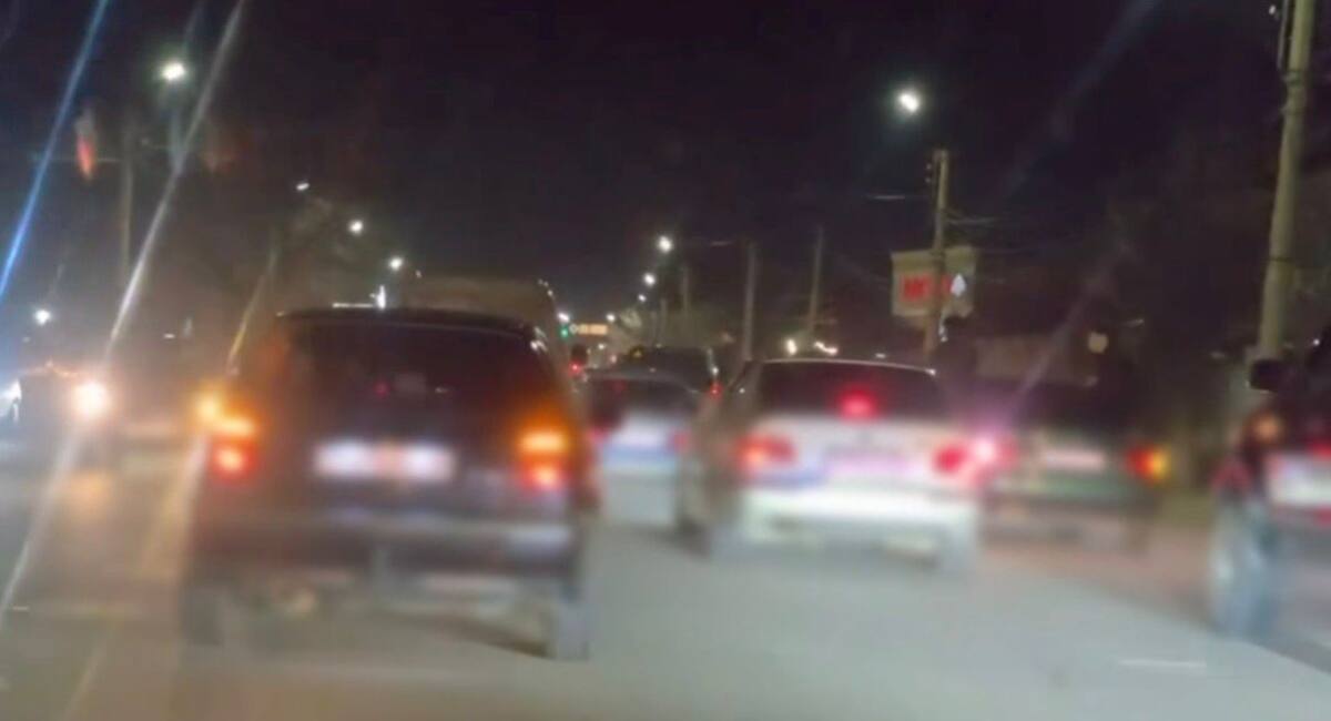 В Таразе оштрафовали девять водителей свадебного кортежа