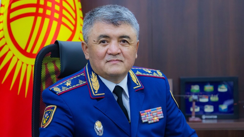 Главу МЧС Кыргызстана уволили из-за подозрении во взятке