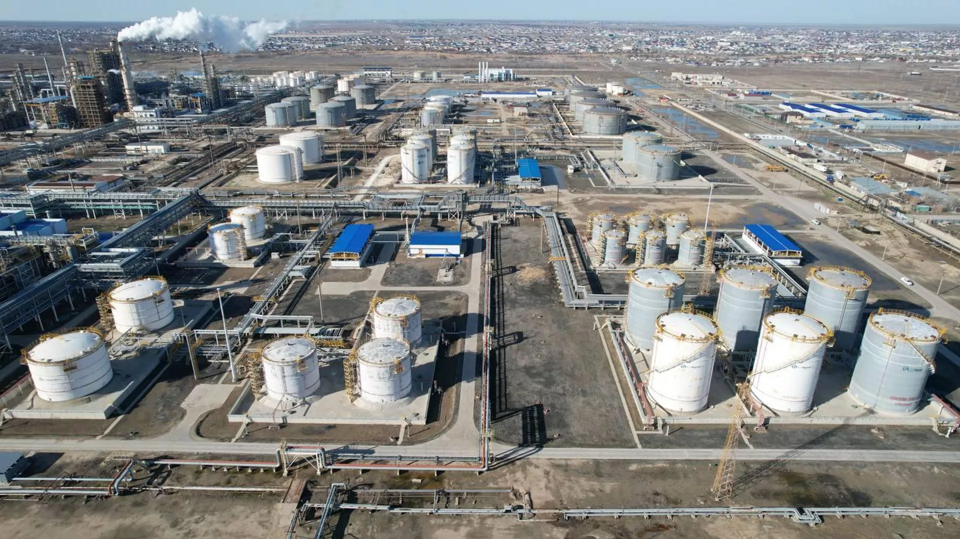 Атырауский НПЗ оштрафовали на 520 млн тенге за выбросы