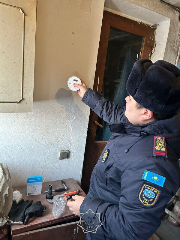 В Караганде в частном жилом доме произошел пожар