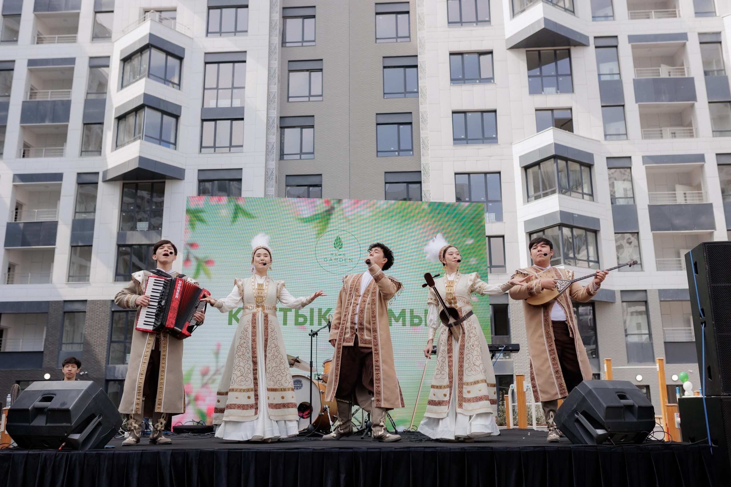 От праздника к новому этапу жизни: в Алматы открыли RAMS GARDEN и RAMS CITY