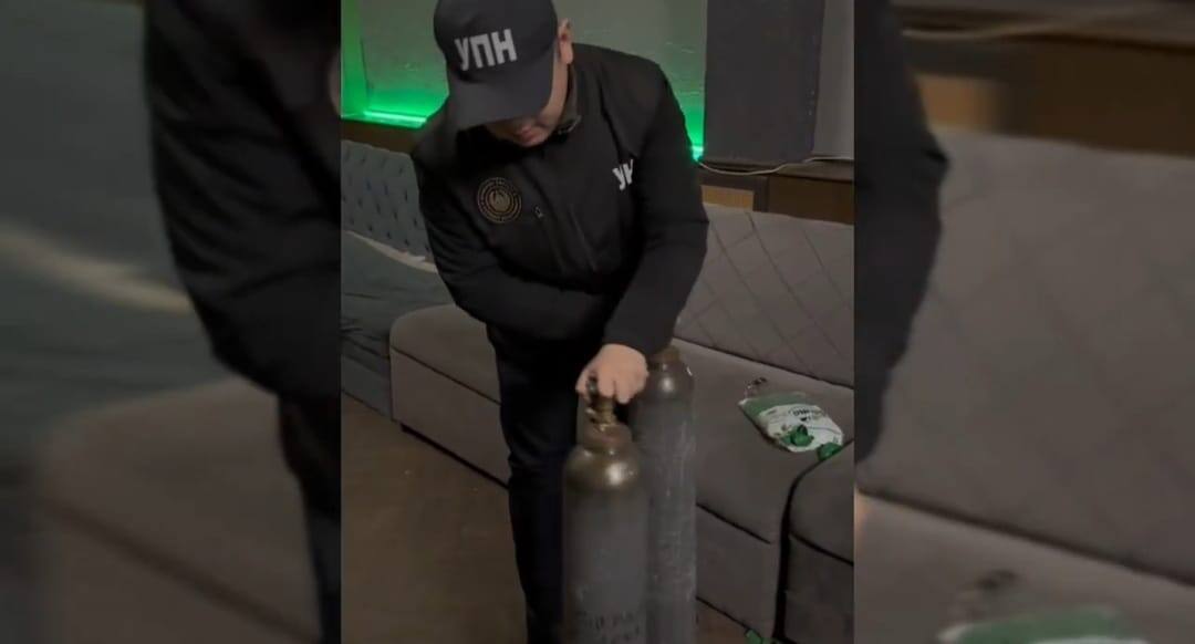 В Шымкенте 10 заведений наказали за продажу «веселящего газа»