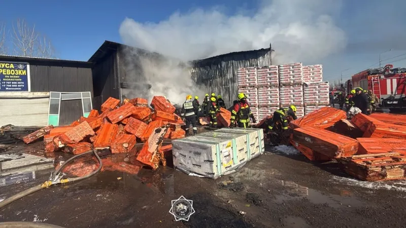 Склад загорелся в Алматы