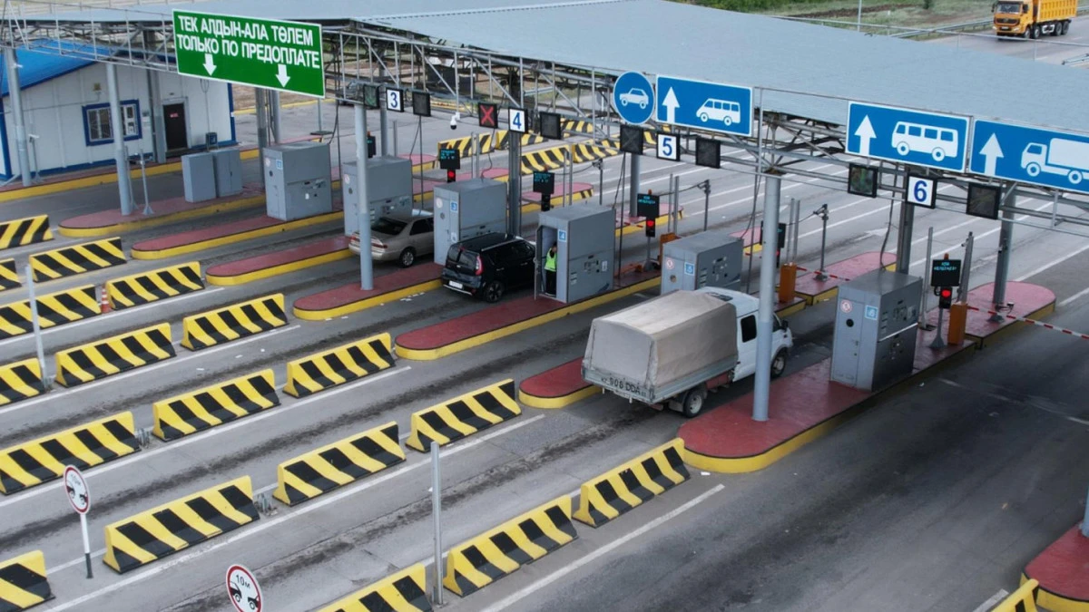 Когда не нужно платить за проезд по трассам во время паводков в Казахстане