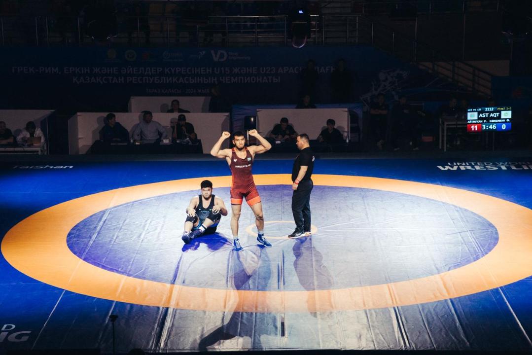 Ризабек Айтмухан стал чемпионом страны в новом весе