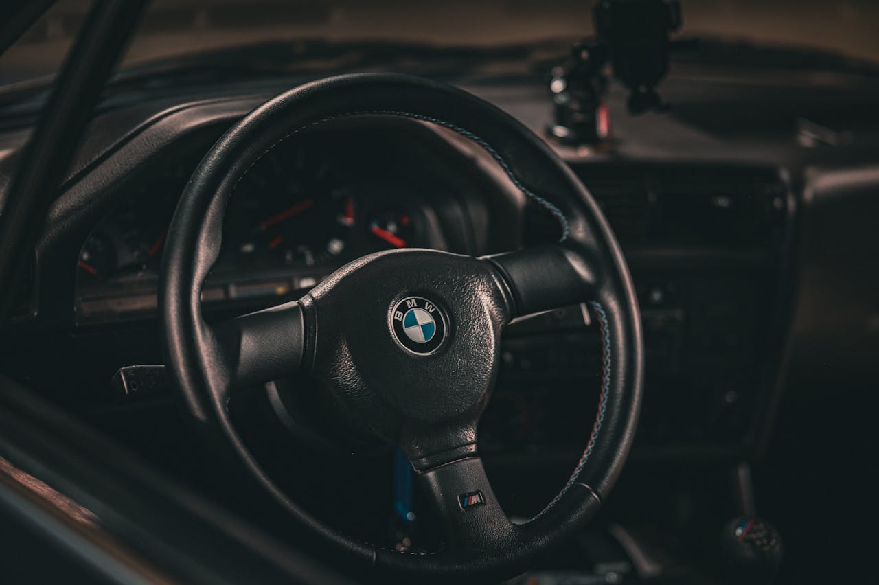 Налоговики напомнили правила уплаты налога на авто в Казахстане