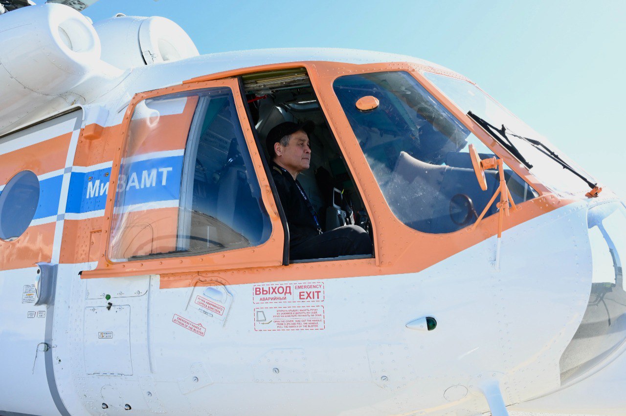 Двоих детей экстренно доставили вертолетом в Тараз