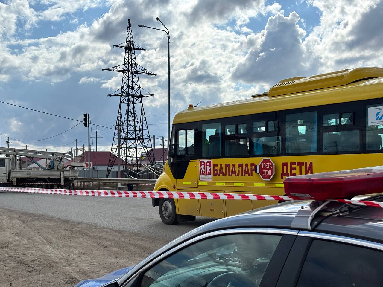 В ЗКО столкнулись школьный и маршрутный автобусы