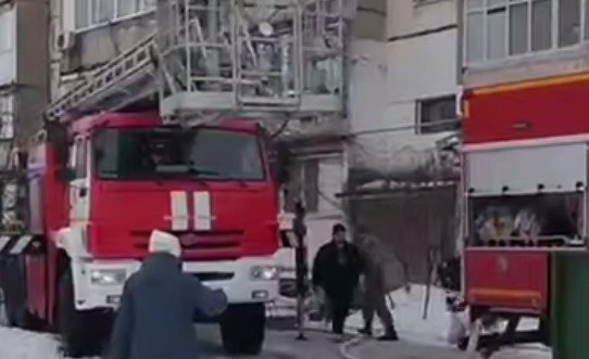 Десять человек эвакуировали при пожаре в Уральске