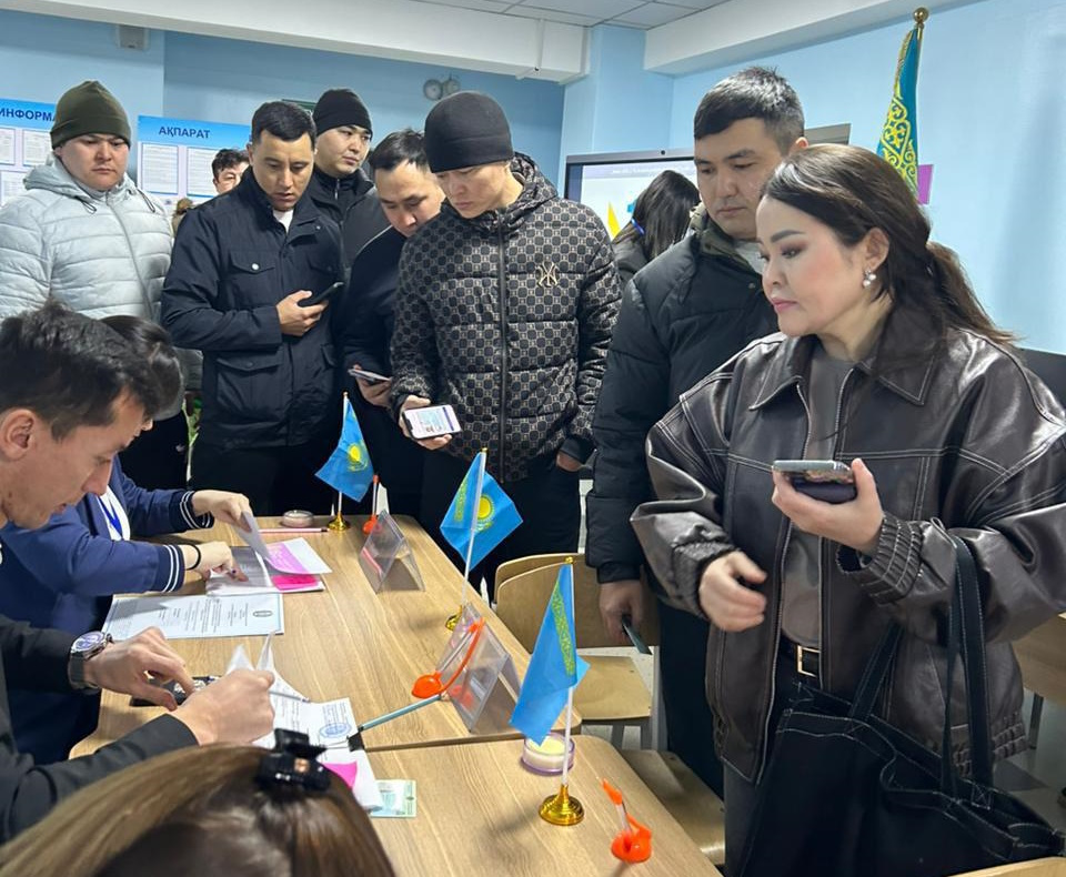 Президентский принцип принятия важных решений на референдуме стал нормой для казахстанцев