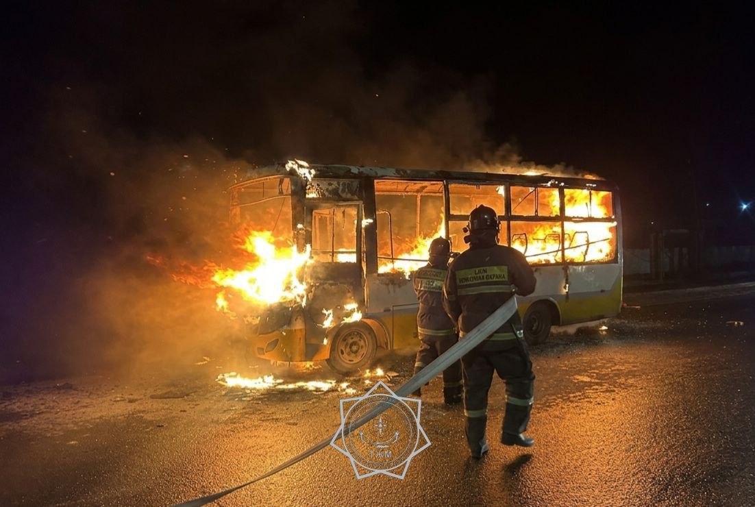 В Семее пожарные ликвидировали возгорание автобуса
