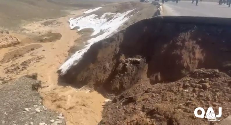 В Алматинской области из-за талых вод обрушилась дорога