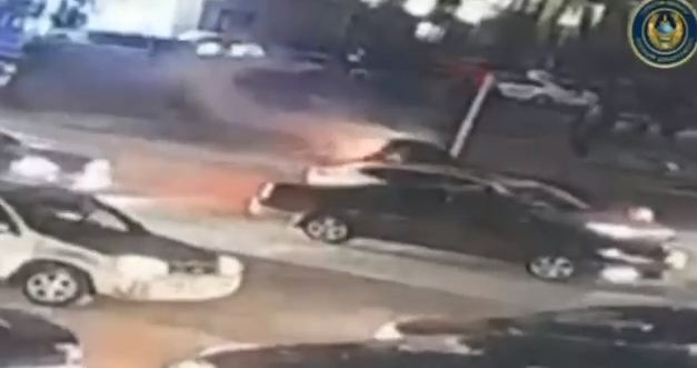 В Туркестане полицейские оперативно ликвидировали возгорание автомобиля