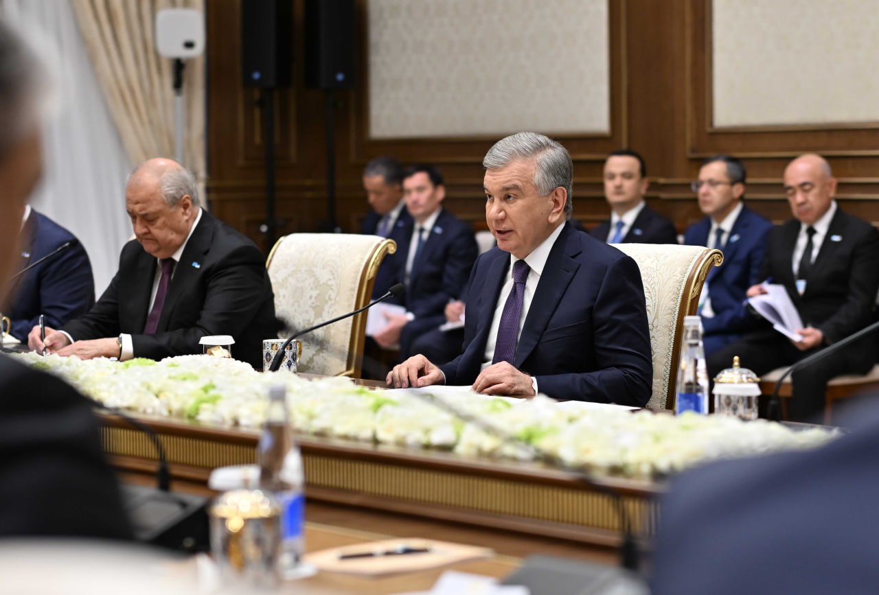 Шавкат Мирзиёев считает, что сегодняшняя встреча в Бухаре имеет большое значение для расширения многогранных связей между странами