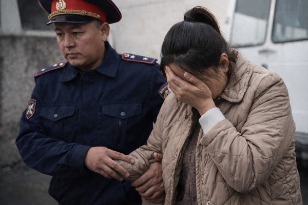 Гражданку Казахстана осудили в Кыргызстане за торговлю детьми