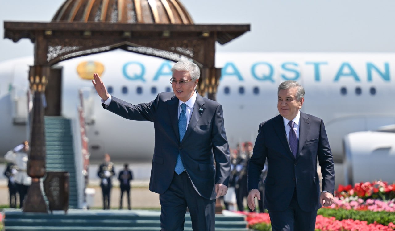 Касым-Жомарт Токаев прибыл с рабочим визитом в Узбекистан