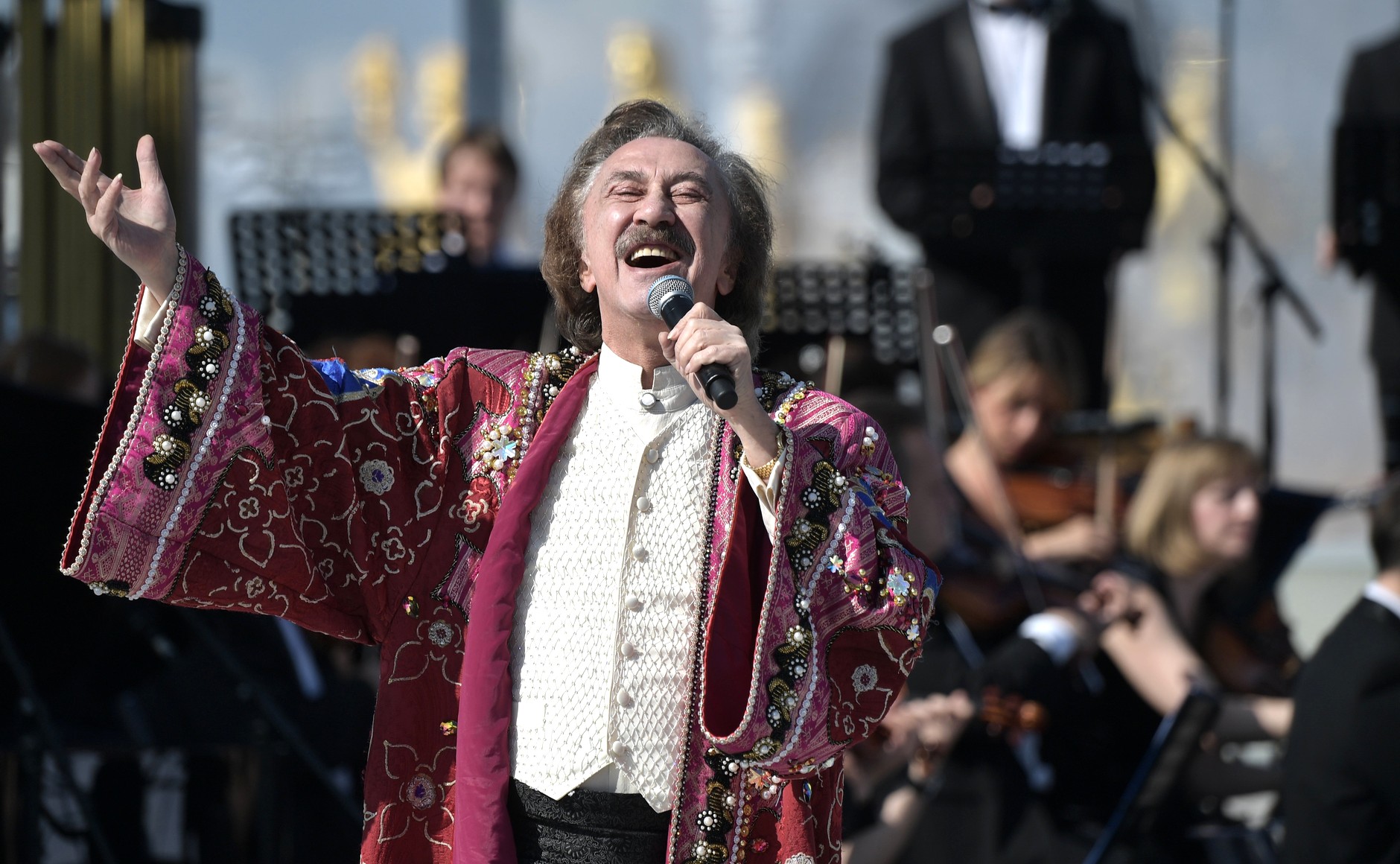 Токаев поздравил лидера "Ялла" с 80-летием