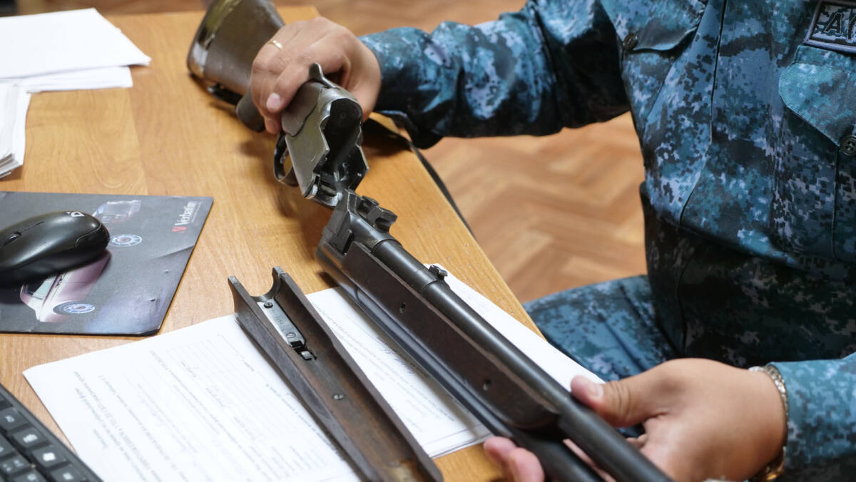 Полиция призывает казахстанцев добровольно сдать незарегистрированное оружие