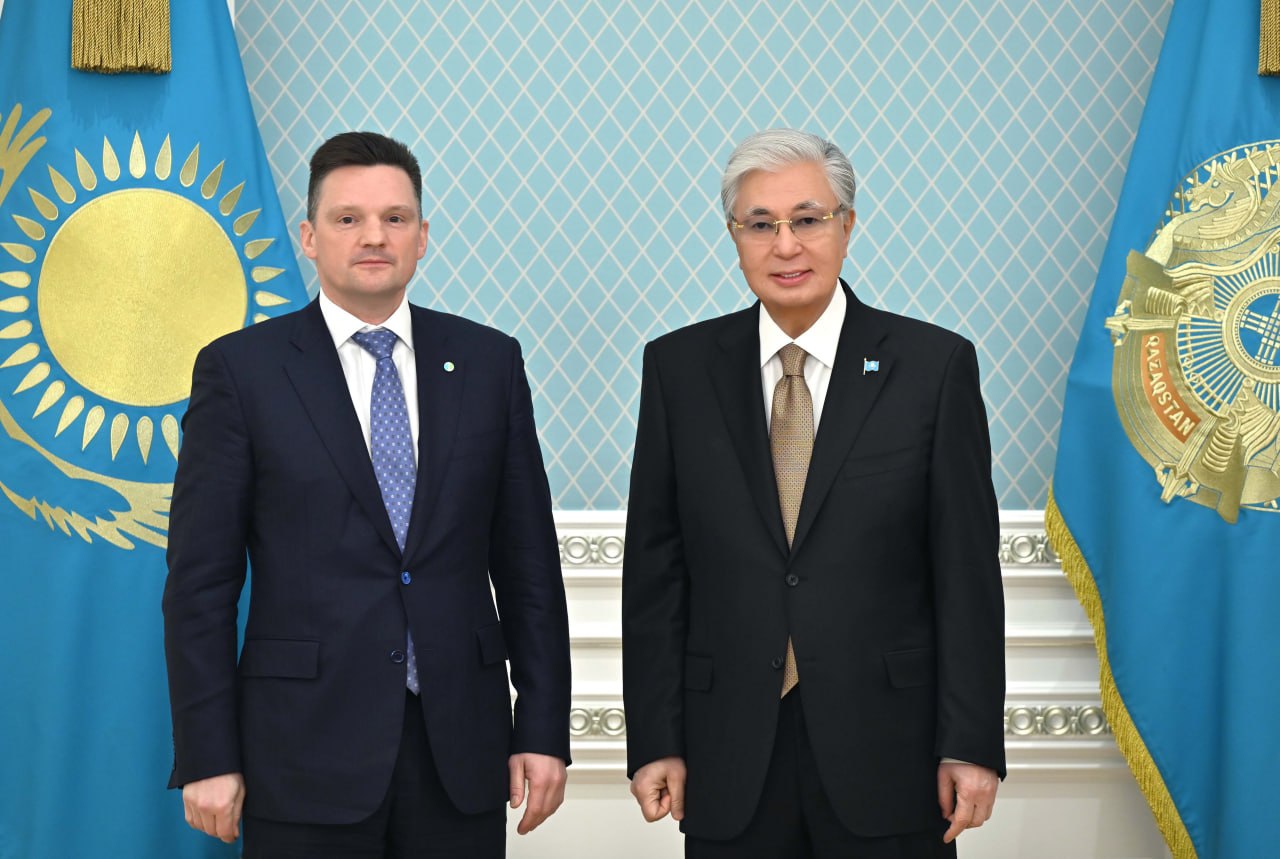 Президент принял председателя правления Евразийского банка развития Николая Подгузова 