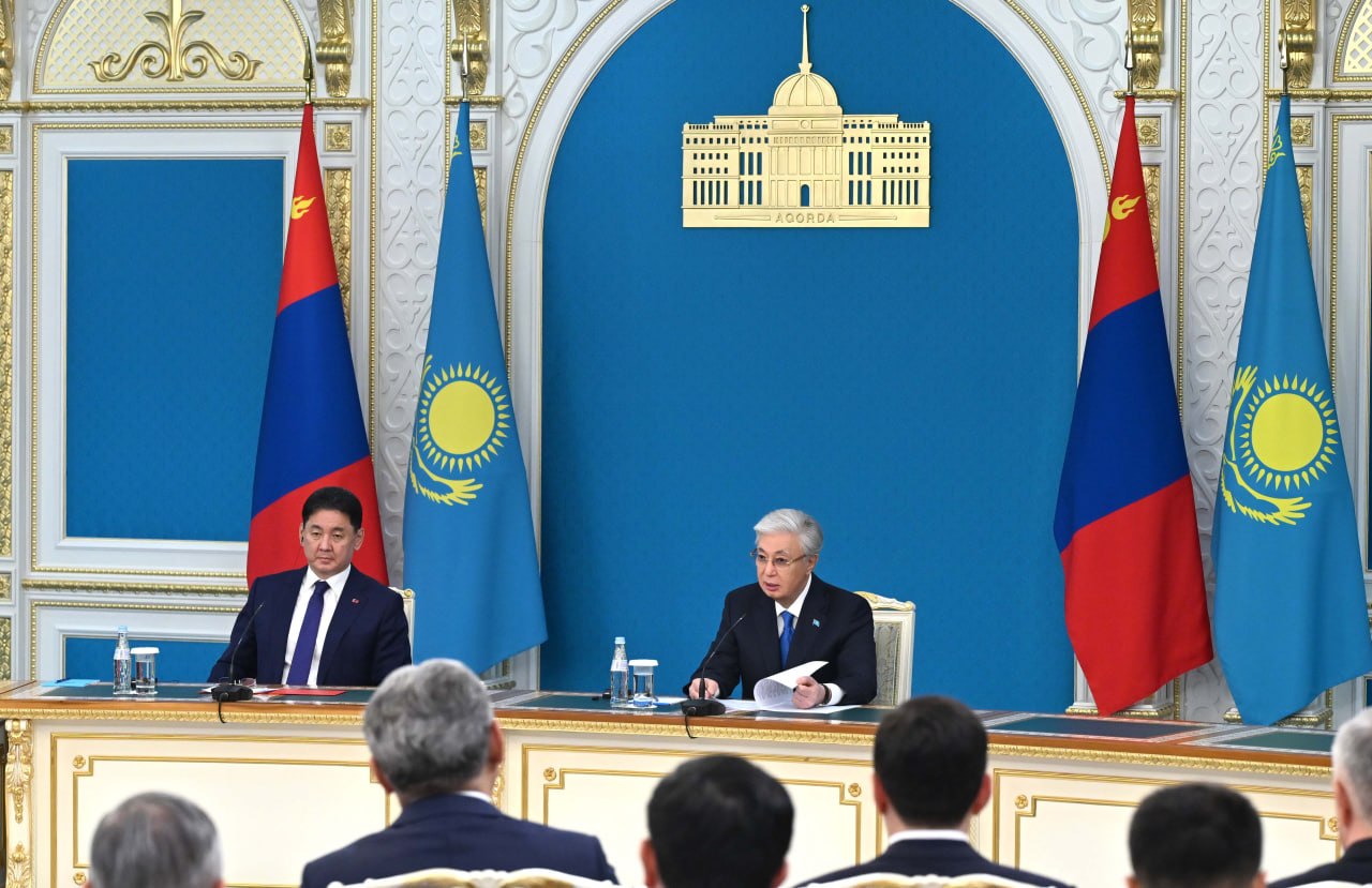 Президенты Казахстан и Монголии провели совместный брифинг для представителей СМИ