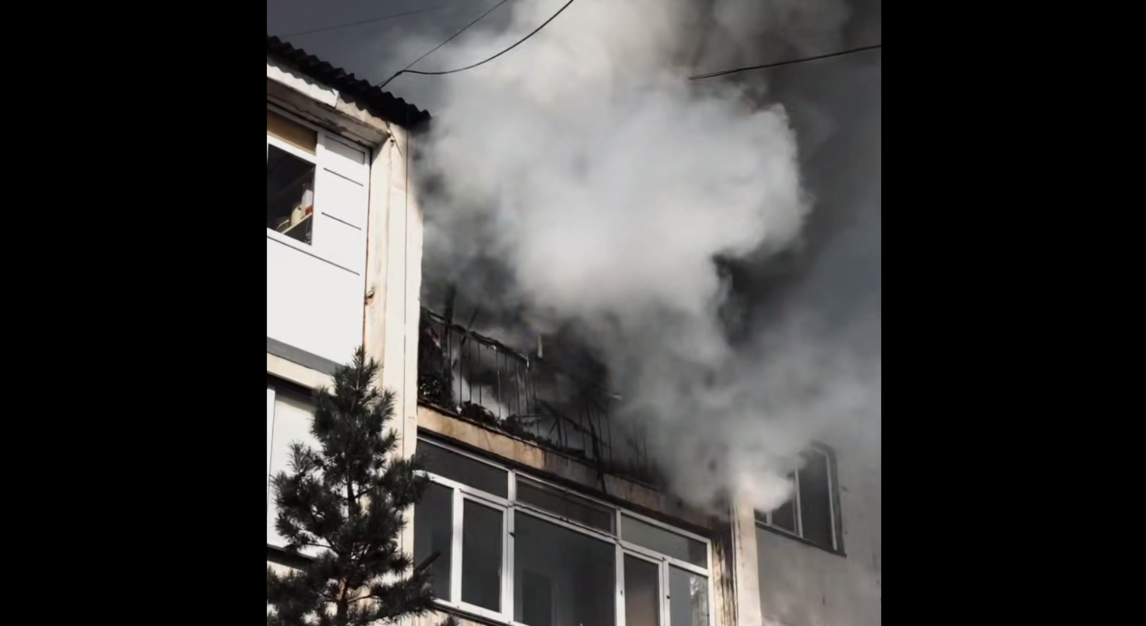Пожар потушили в квартире на четвёртом этаже в Караганде