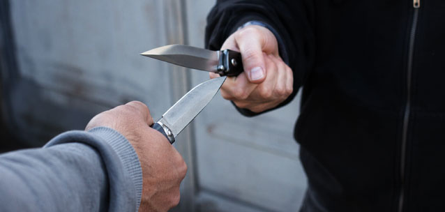 Двое актюбинцев поспорили, кто кого сможет зарезать