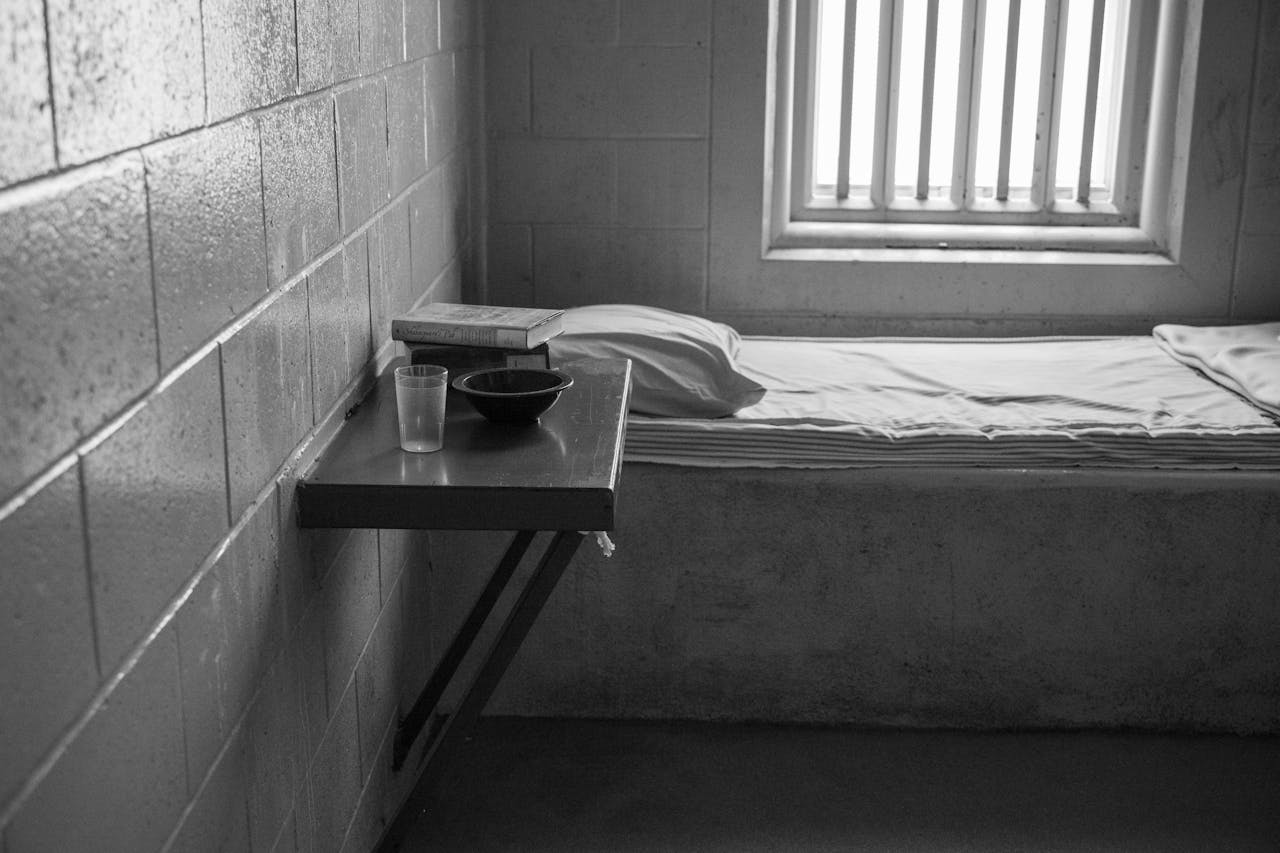 Казахстанца посадили на 22 года за изнасилование и убийство 24-летней давности