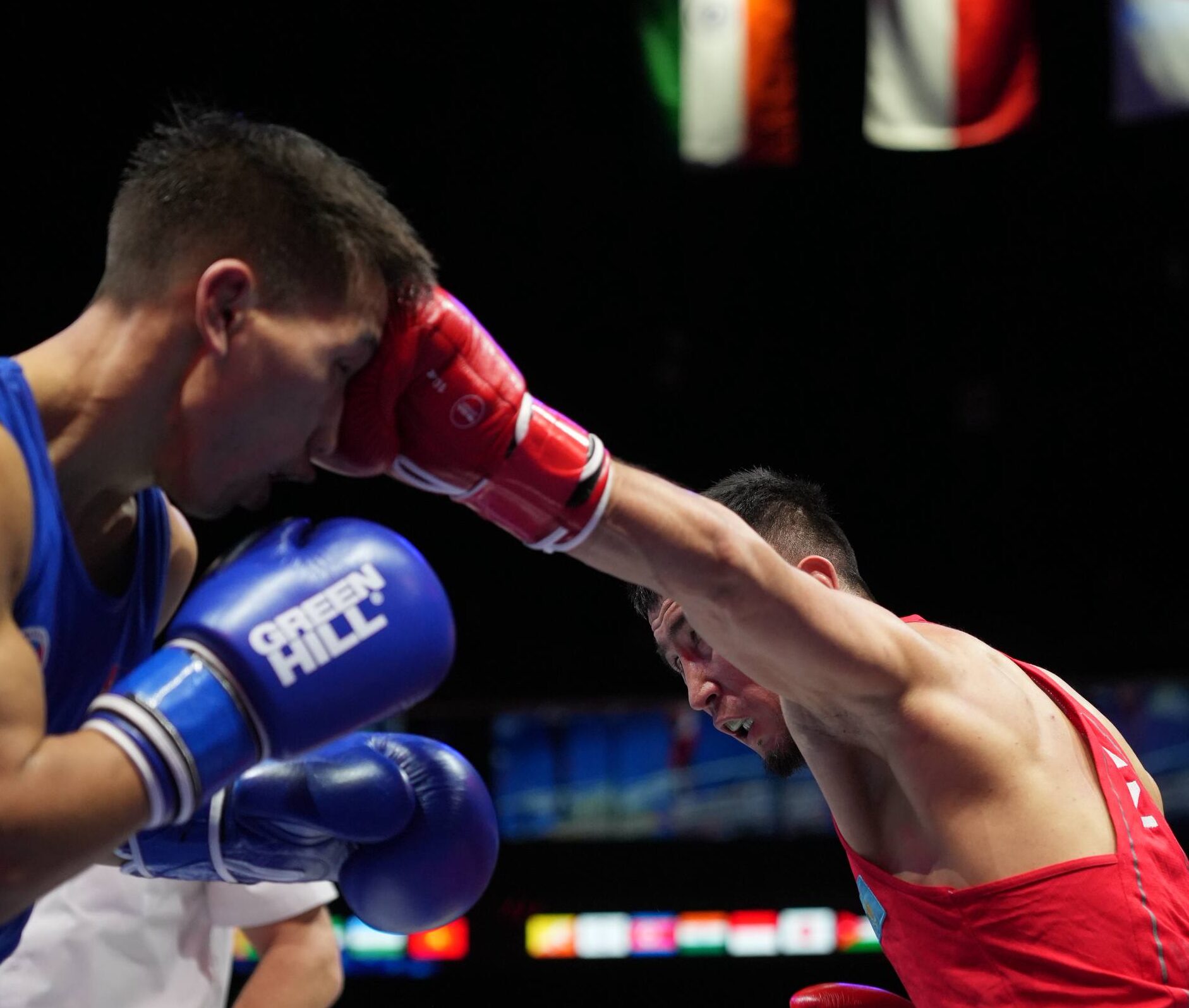 Вылеты фаворитов, победа над Узбекистаном: как Казахстан провёл полуфиналы чемпионата Азии по боксу