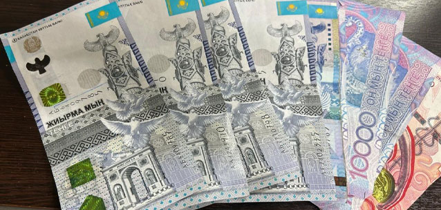 Миллионы тенге вернули бизнесу после ошибок с наружной рекламой в Алматы