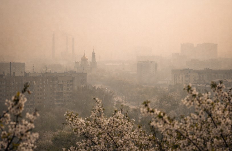 Жителям каких городов Казахстана не стоит выходить из дома 6 апреля