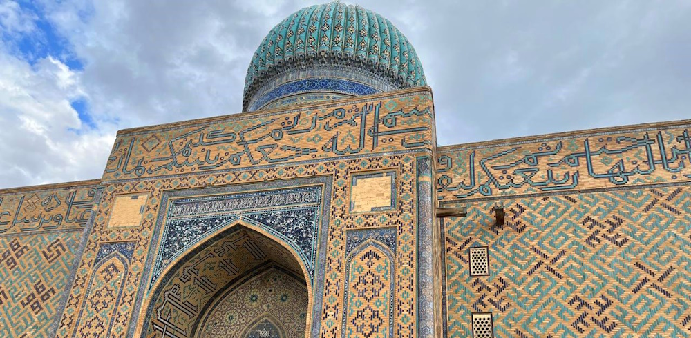 Как светильники из мавзолея Ходжи Ахмеда Яссауи оказались за рубежом, и почему Казахстан вряд ли получит их обратно