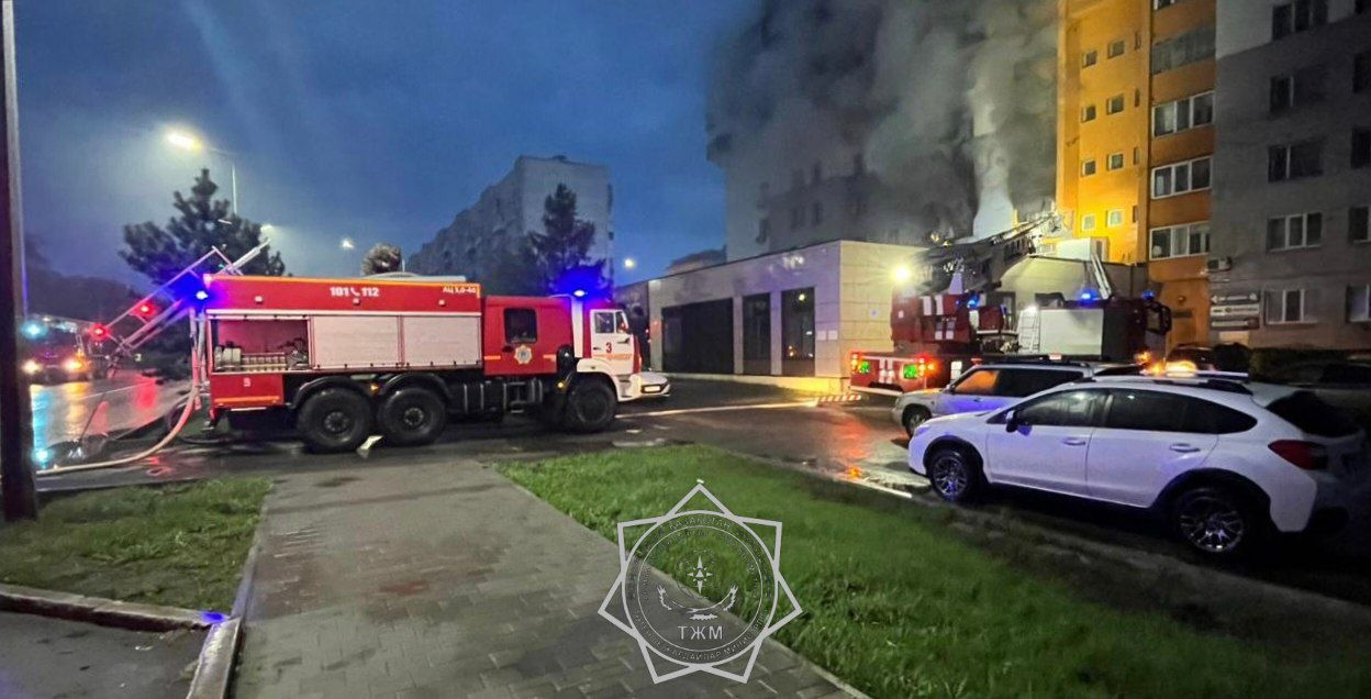 В Петропавловске при пожаре из многоэтажки эвакуировали 42 человека