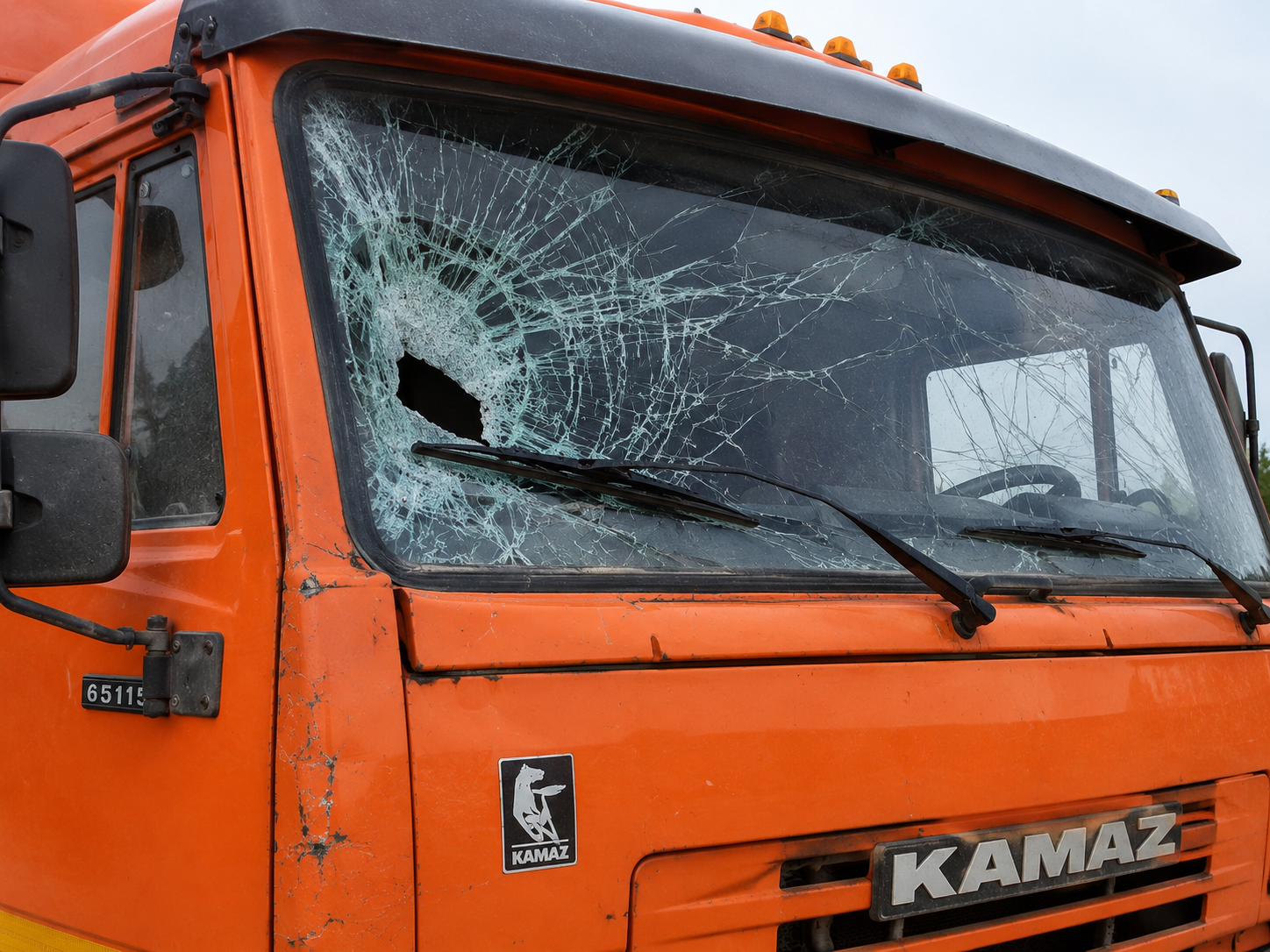 В Алматинской области гружёный КАМАЗ снёс автобус