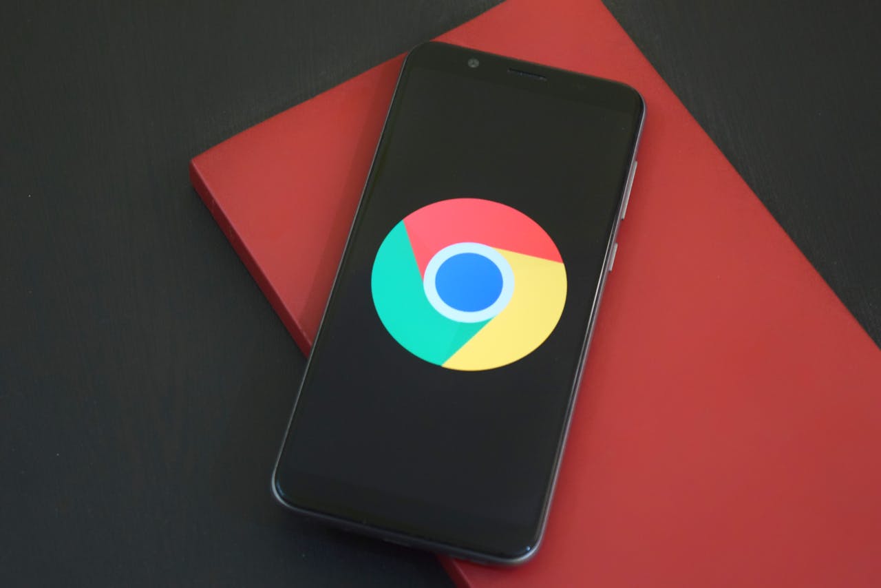 В Chrome обнаружили скрытую загрузку: браузер тайком скачивает файлы на 4 ГБ