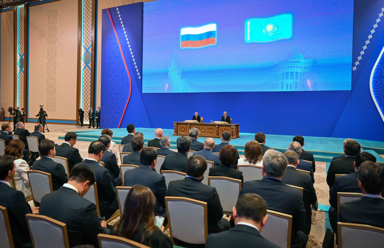 Президенты Казахстана и России провели брифинг для представителей СМИ