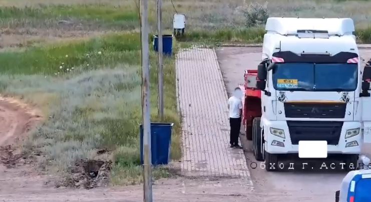 Мусор вдоль трасс обходится государству почти в миллиард тенге ежегодно