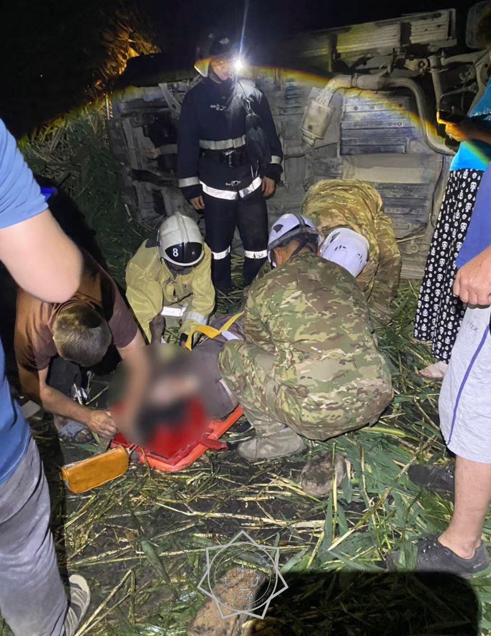 Спасатели освободили женщину, зажатую под машиной в Алматинской области