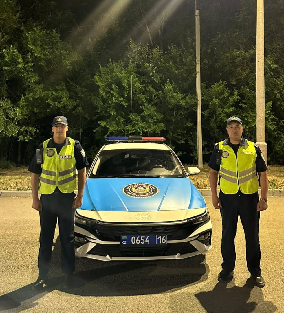 В Усть-Каменогорске полицейские помогли автомобилисту на дороге